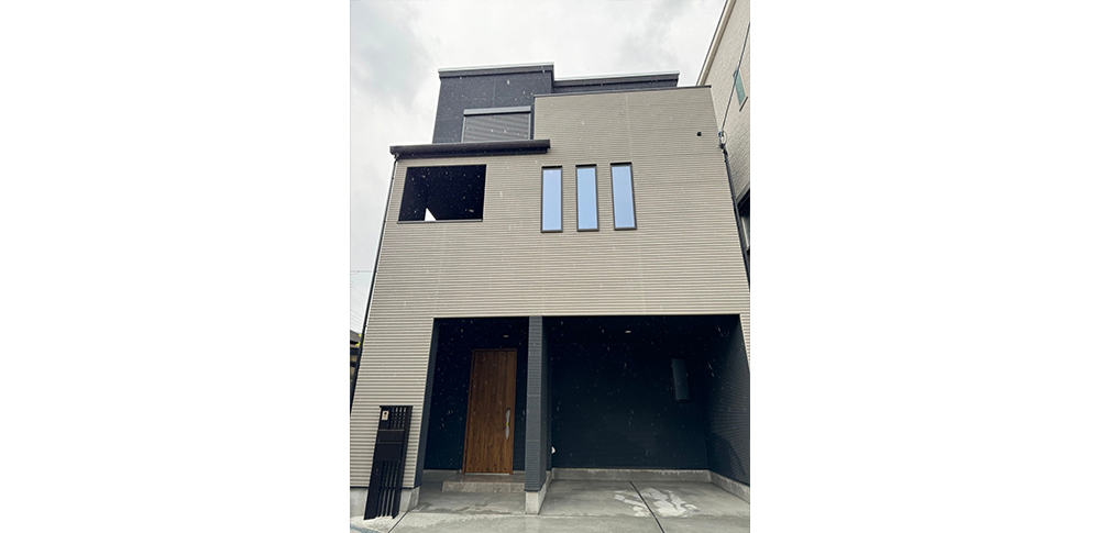 寝屋川市/木造３階建て