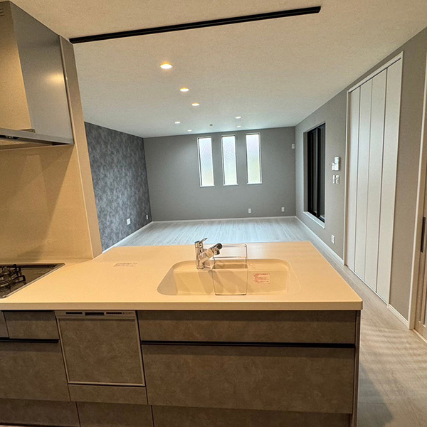 寝屋川市/木造３階建て