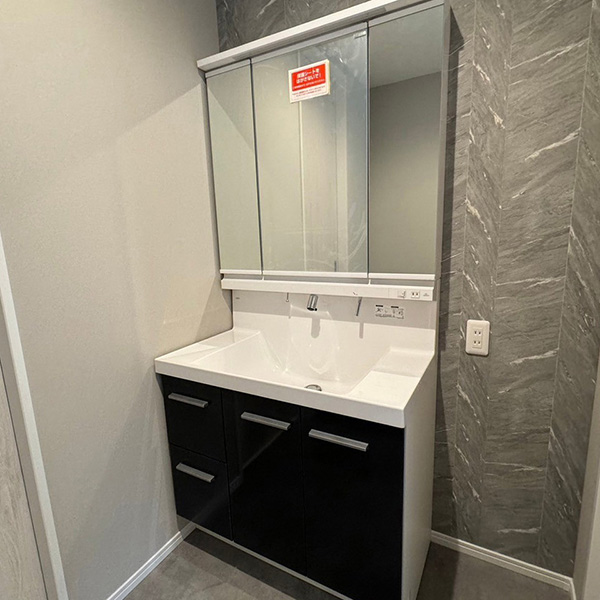 寝屋川市/木造３階建て