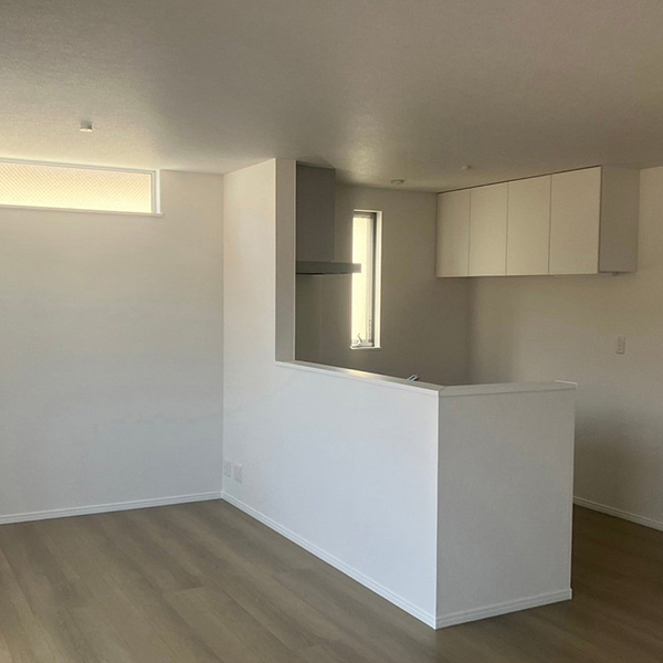 寝屋川市/木造３階建て