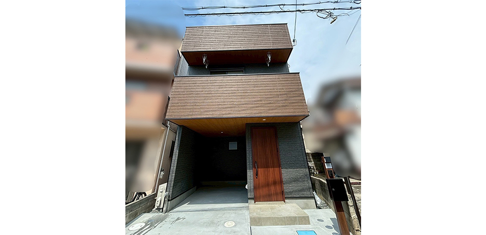 寝屋川市/木造3階建て