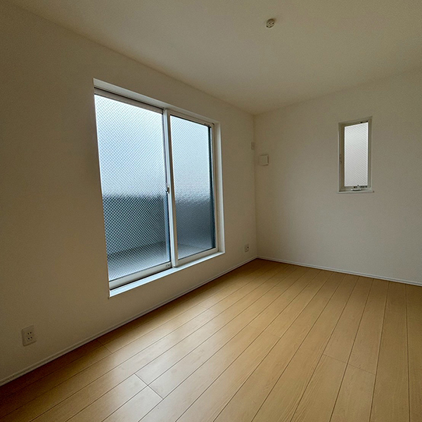 寝屋川市/木造3階建て