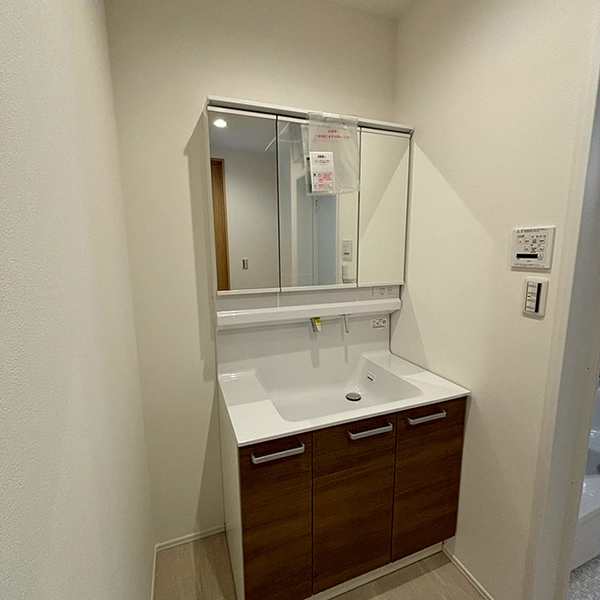 寝屋川市/木造3階建て